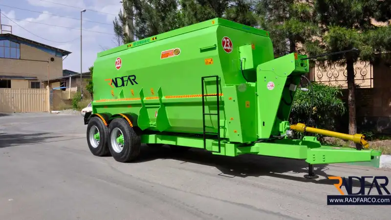 آشنایی با انواع فیدر میکسر؛ کدام مدل برای گاوداری شما بهتر است؟ 1 انواع فیدر میکسر